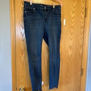Simply Vera sz 12S skinny jeans